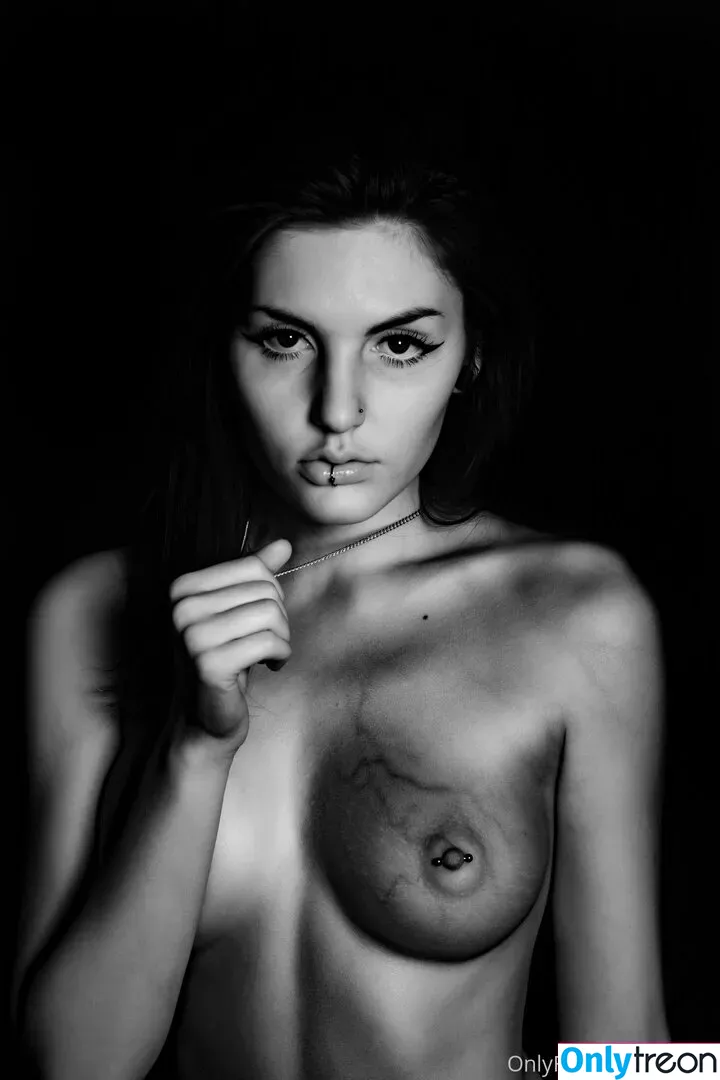 ghosti nude photo #0018 (ghosti2k22 / ghosti2k23)