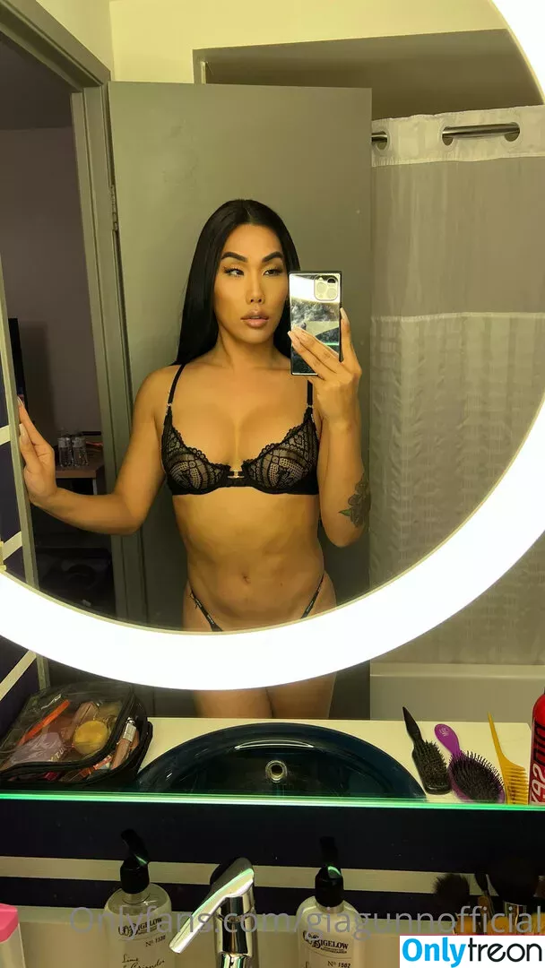 giagunnofficial голая photo #0048 (gia_gunn)