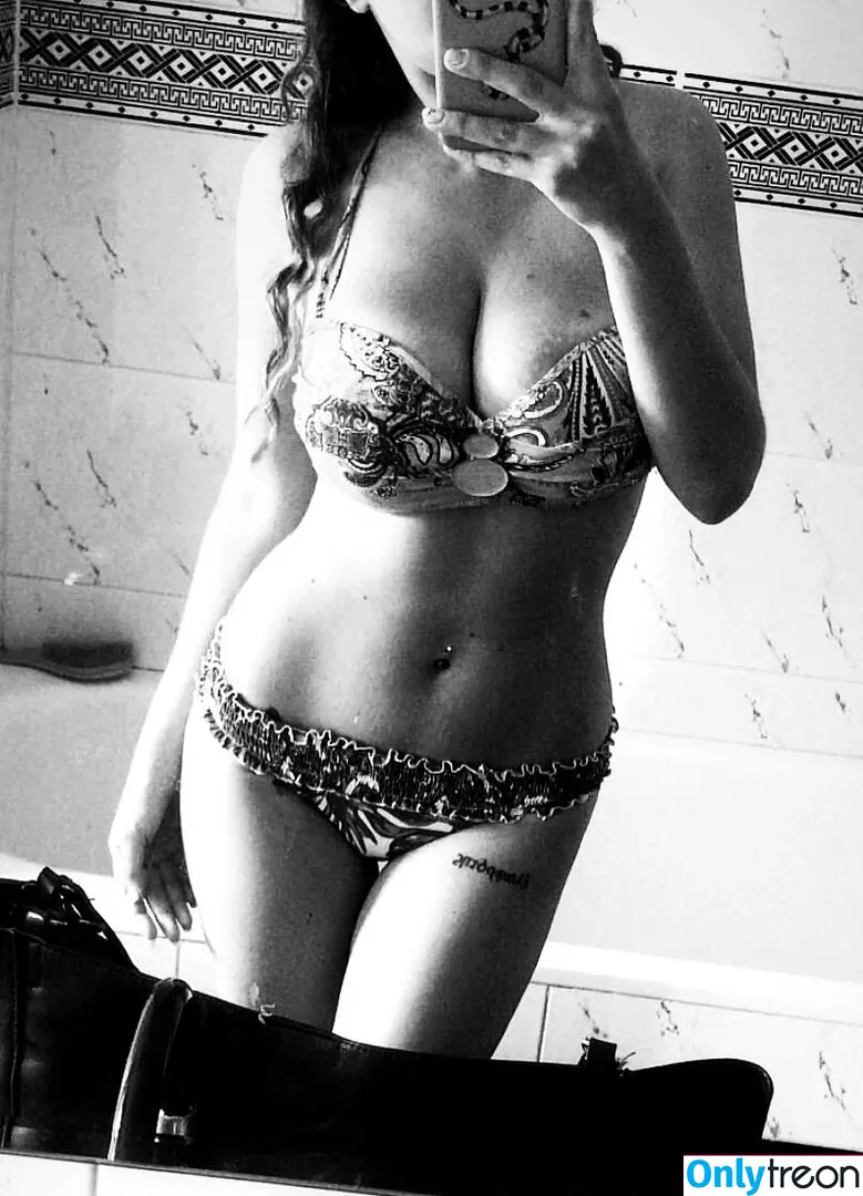 Gianclaudia Di Giacomo nude photo #0025 (gianclaudia_digiacomo / gianclaudiadigiacomo)