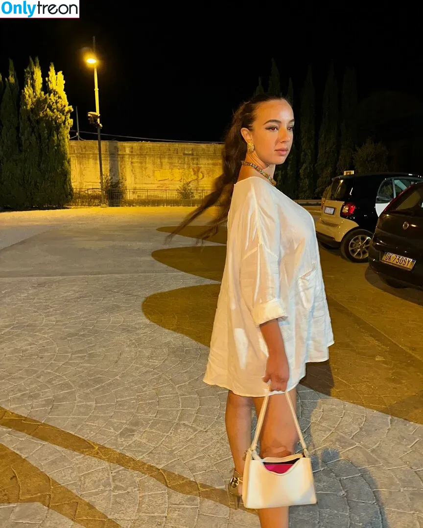 Gianclaudia Di Giacomo nude photo #0420 (gianclaudia_digiacomo / gianclaudiadigiacomo)