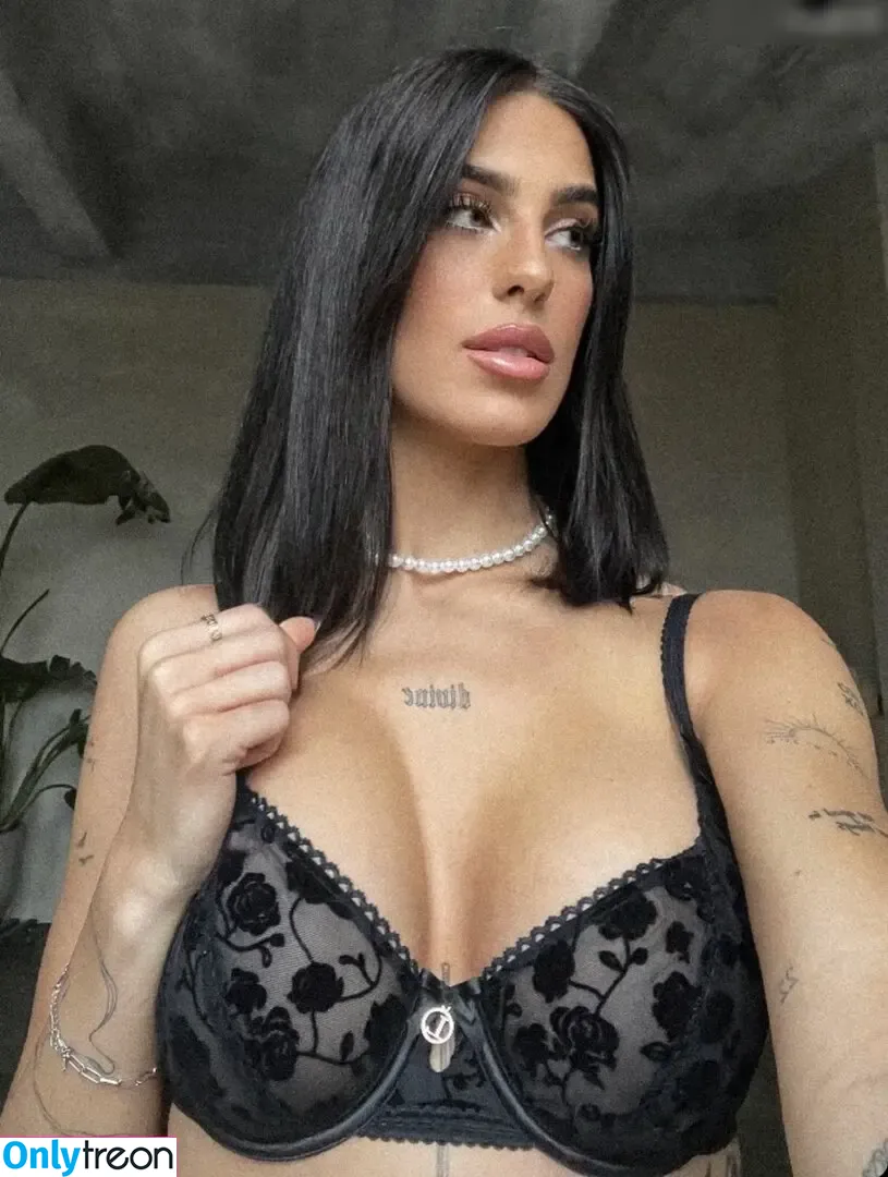 Giannina Parilla nude photo #0011 (gianninaprl / issy_yy)