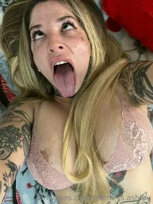 giantess.ashley / giantess.ashley5 nude photo #0059