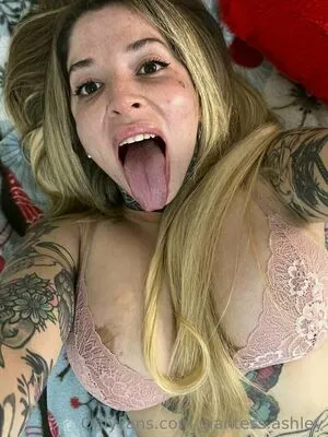 giantess.ashley / giantess.ashley5 nude photo #0060