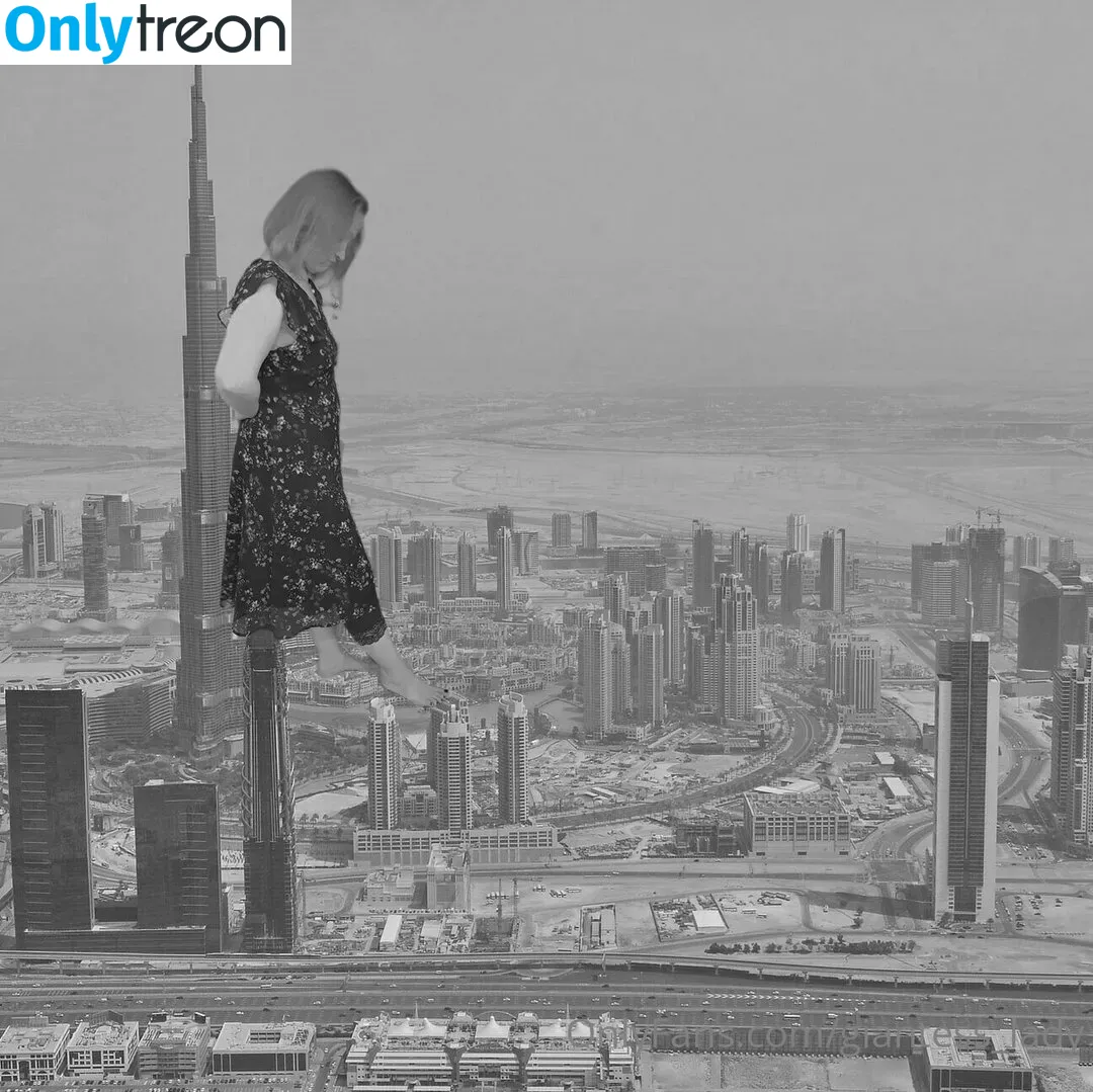 giantess_lady голая photo #0002 (giantess_lady)