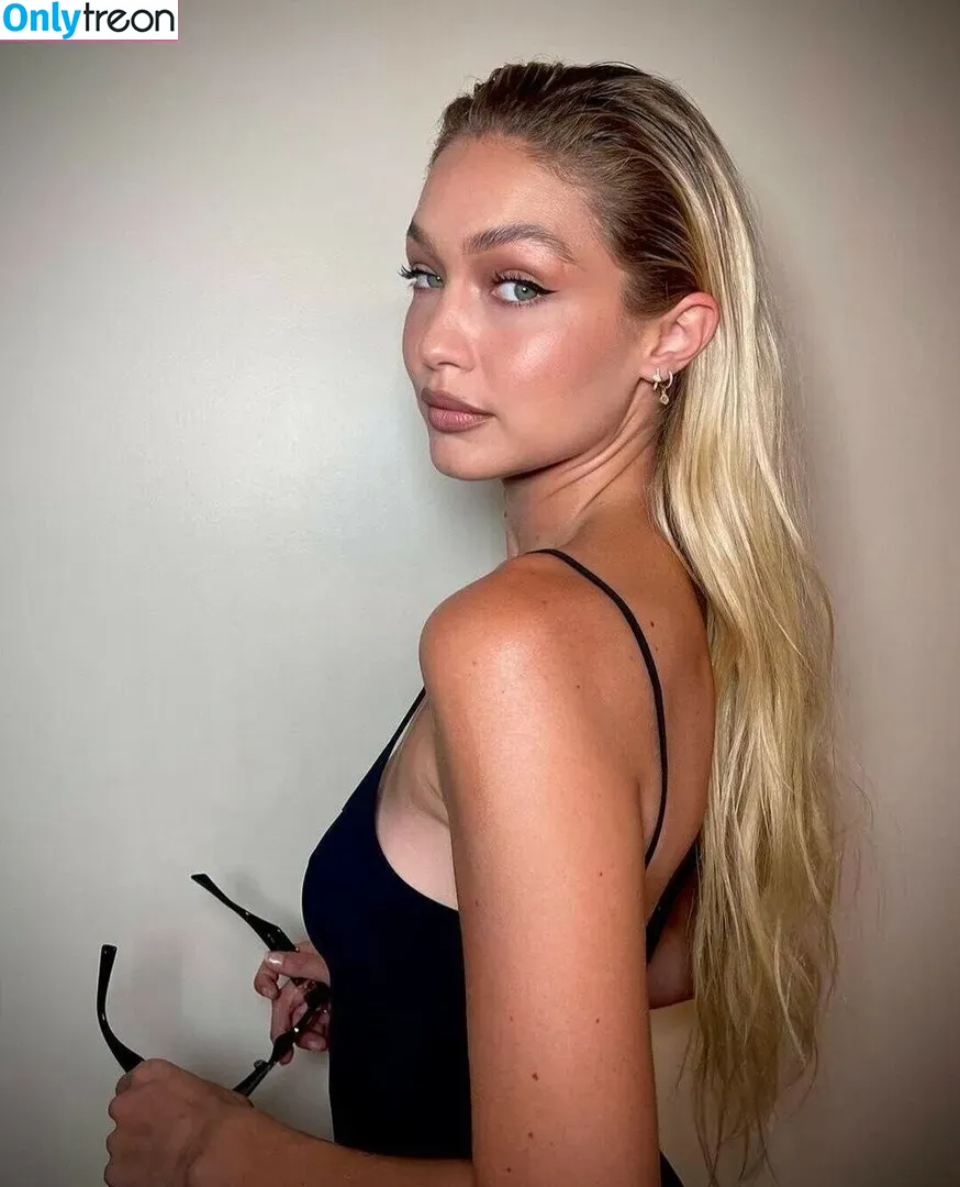 Gigi Hadid голая photo #0338 (aaliyahhadid / gigihadid)