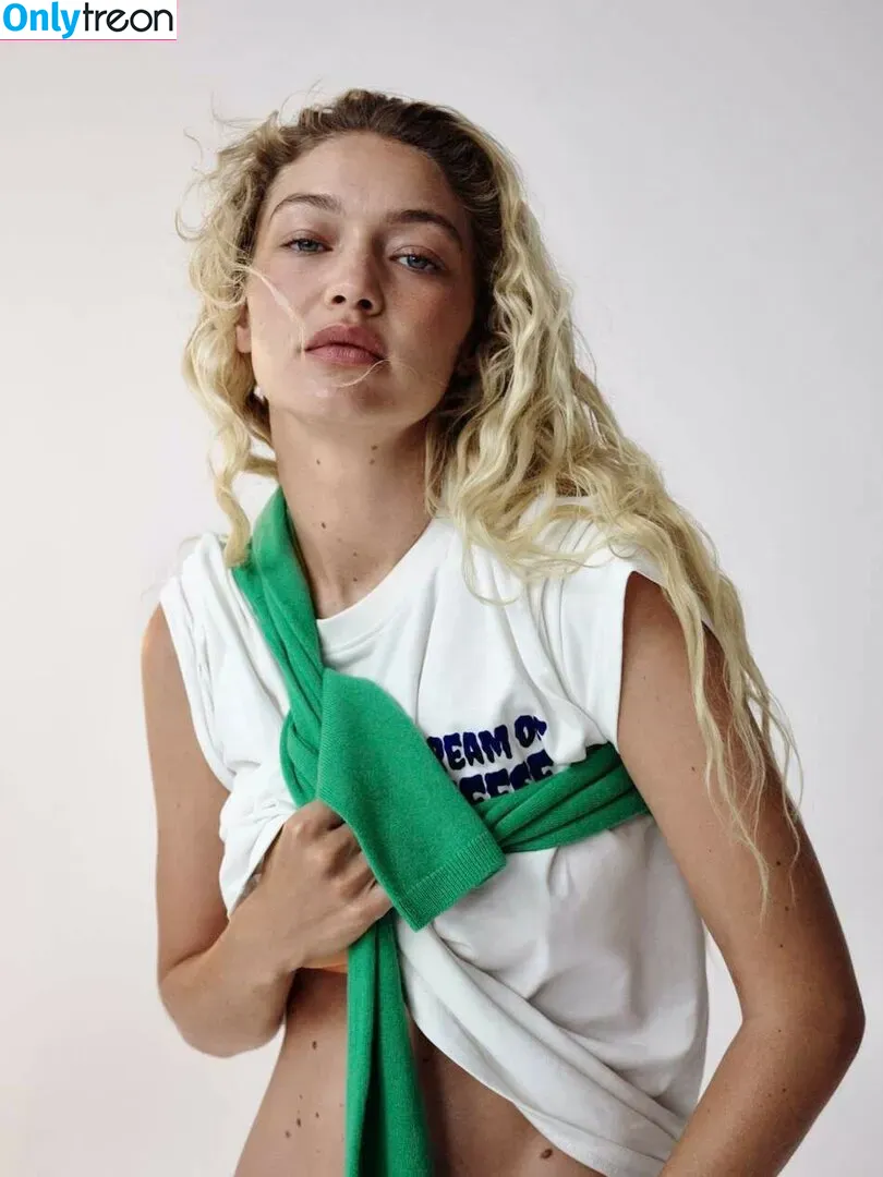 Gigi Hadid голая photo #0378 (aaliyahhadid / gigihadid)