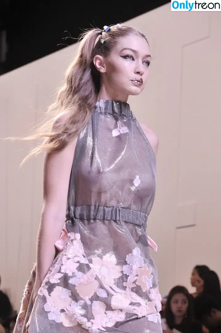 Gigi Hadid голая photo #0528 (GiGiHadid / aaliyahhadid)