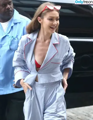 Gigi Hadid / GiGiHadid / aaliyahhadid nude photo #1054