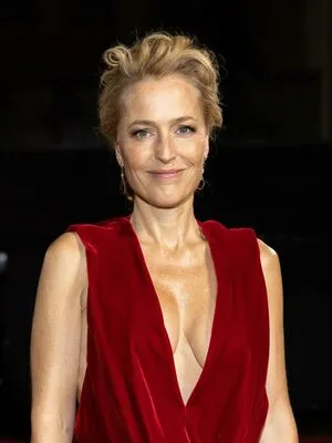 Gillian Anderson / GillianA фото голая #0232