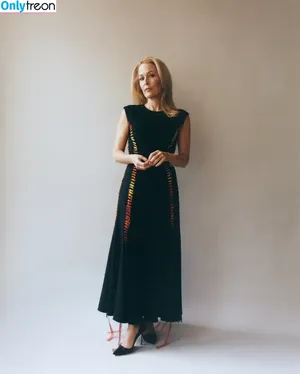 Gillian Anderson / GillianA nude photo #0611