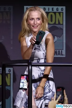 Gillian Anderson / gilliana nude photo #0709