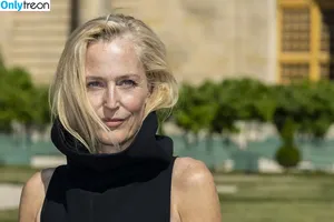 Gillian Anderson / gilliana nude photo #0713