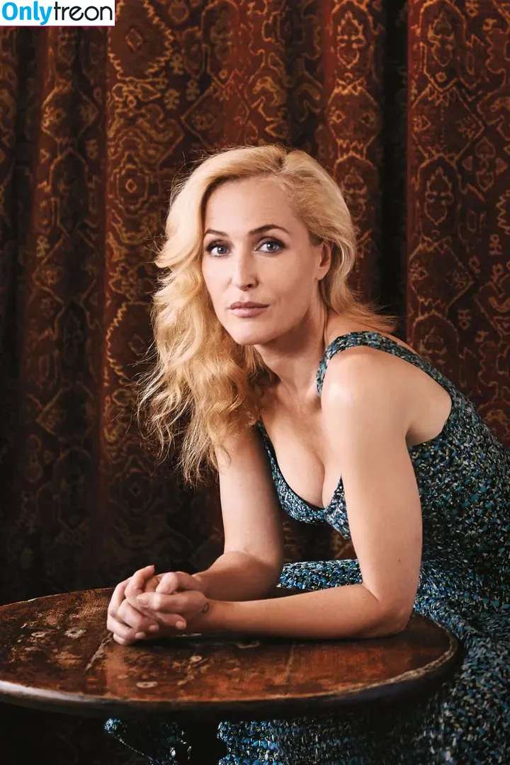 Gillian Anderson голая photo #0021 (GillianA)