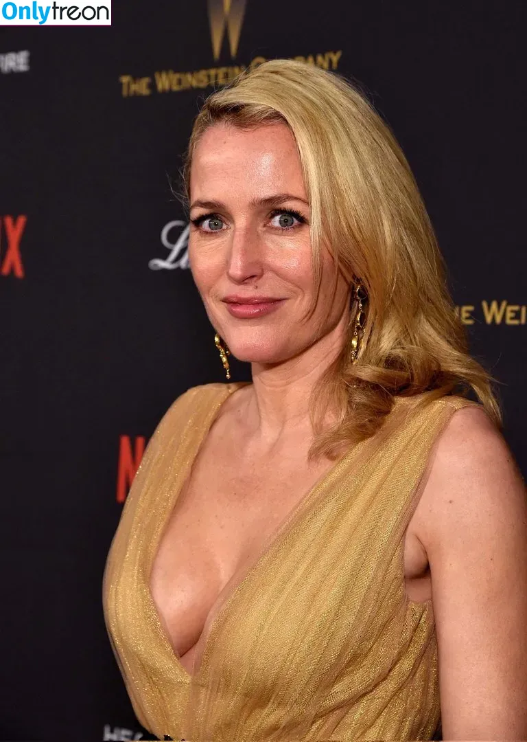 Gillian Anderson голая photo #0040 (GillianA)
