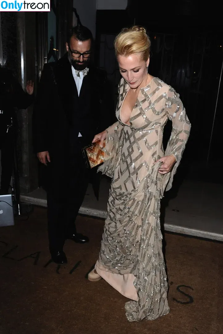 Gillian Anderson nude photo #0046 (GillianA)