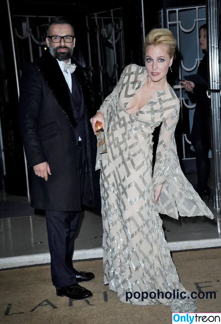Gillian Anderson голая photo #0047 (GillianA)