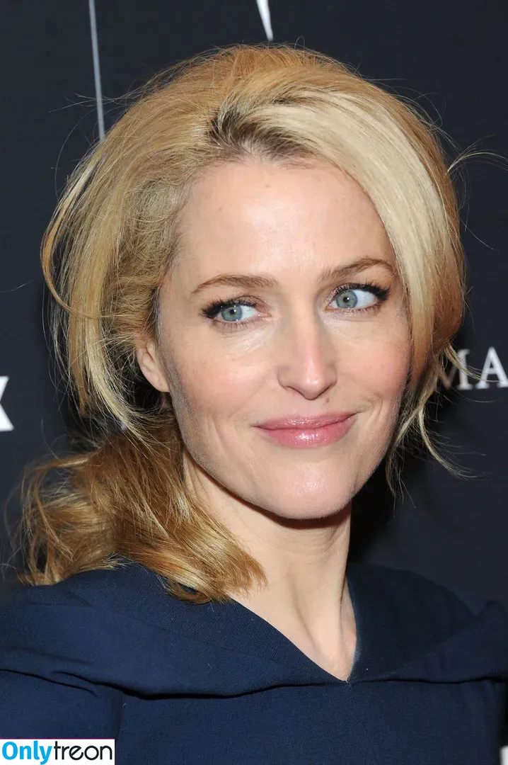 Gillian Anderson голая photo #0053 (GillianA)