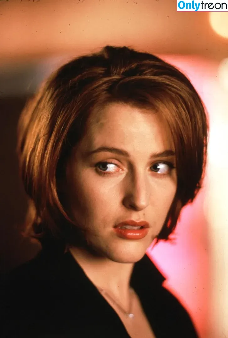 Gillian Anderson голая photo #0079 (GillianA)