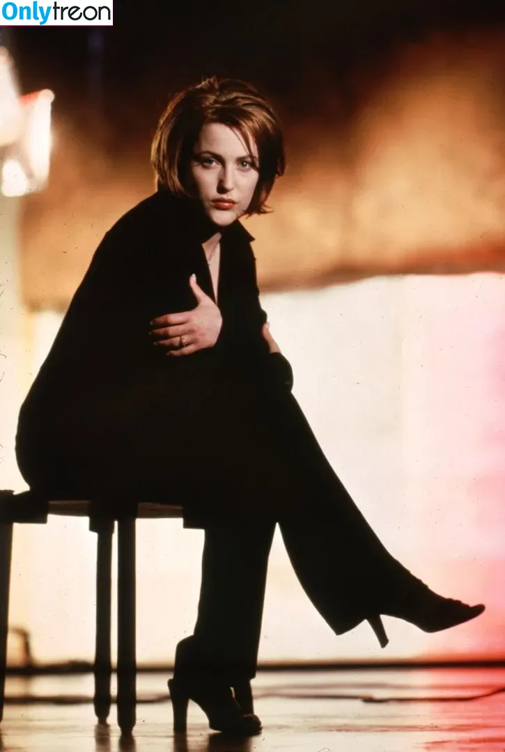 Gillian Anderson голая photo #0082 (GillianA)