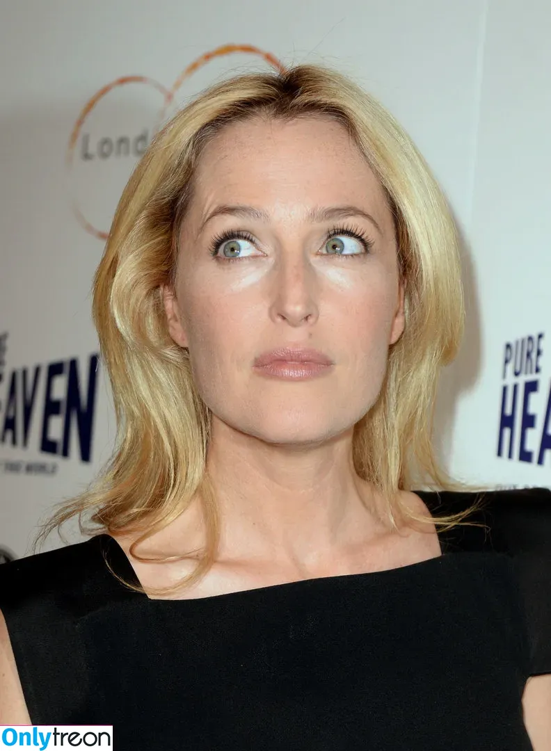 Gillian Anderson голая photo #0092 (GillianA)