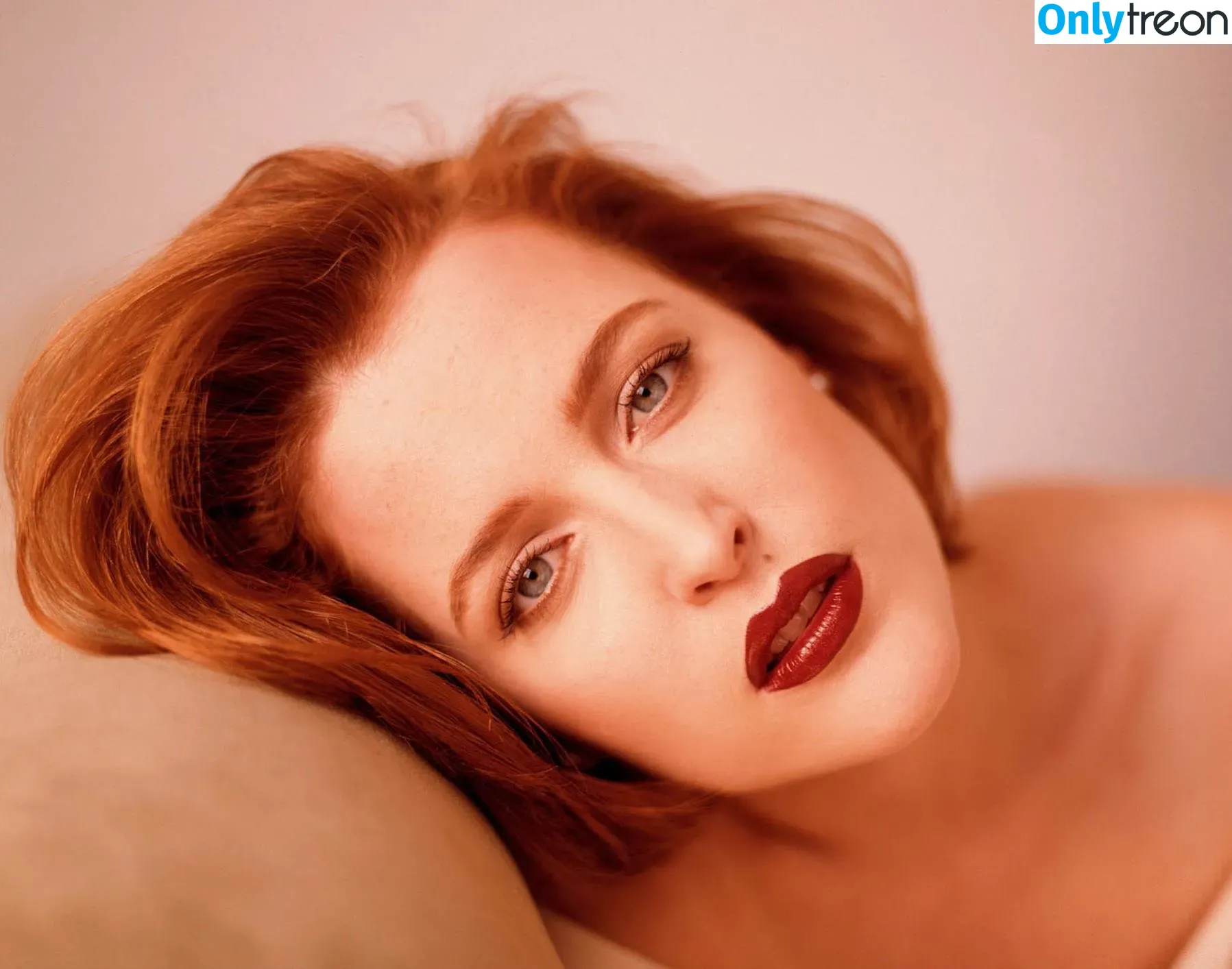 Gillian Anderson голая photo #0117 (GillianA)