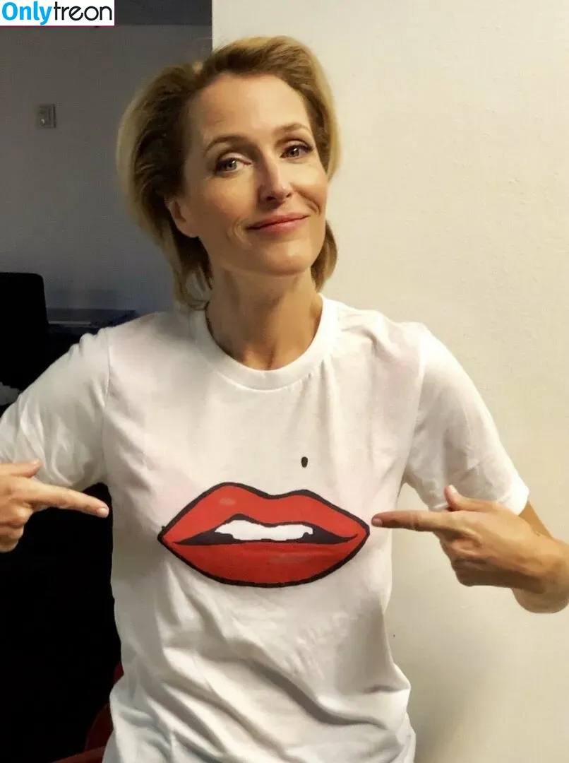 Gillian Anderson голая photo #0121 (GillianA)