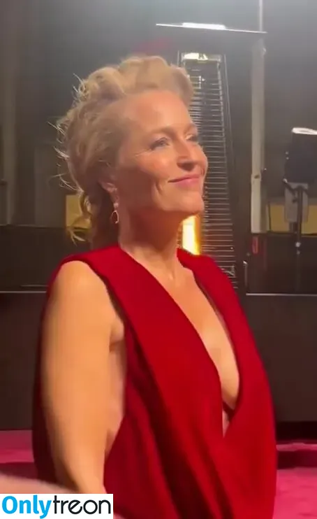Gillian Anderson nude photo #0202 (GillianA)