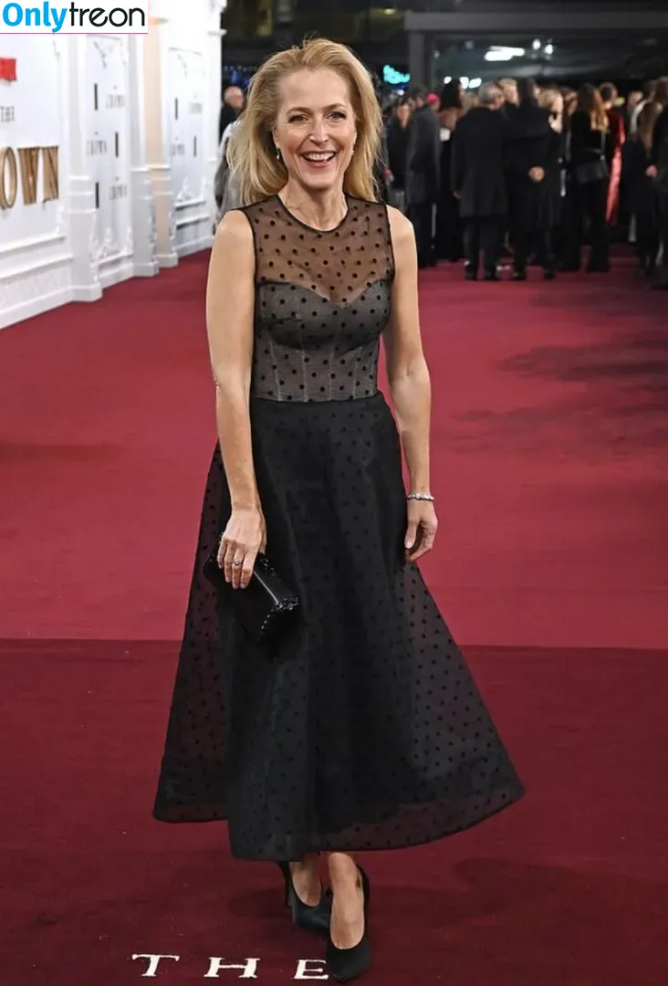 Gillian Anderson голая photo #0225 (GillianA)