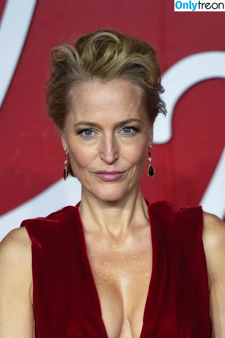 Gillian Anderson nude photo #0237 (GillianA)
