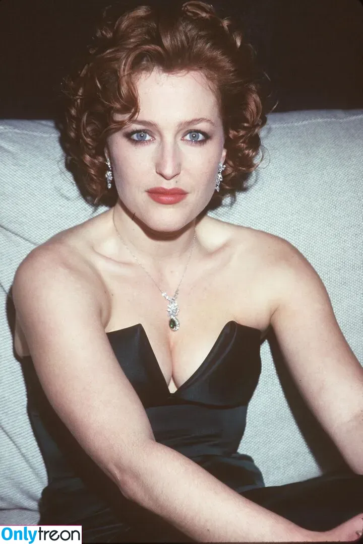 Gillian Anderson nude photo #0252 (GillianA)