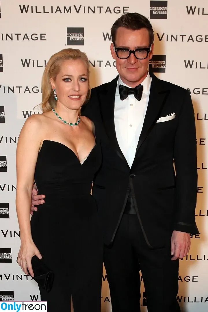 Gillian Anderson nude photo #0261 (GillianA)
