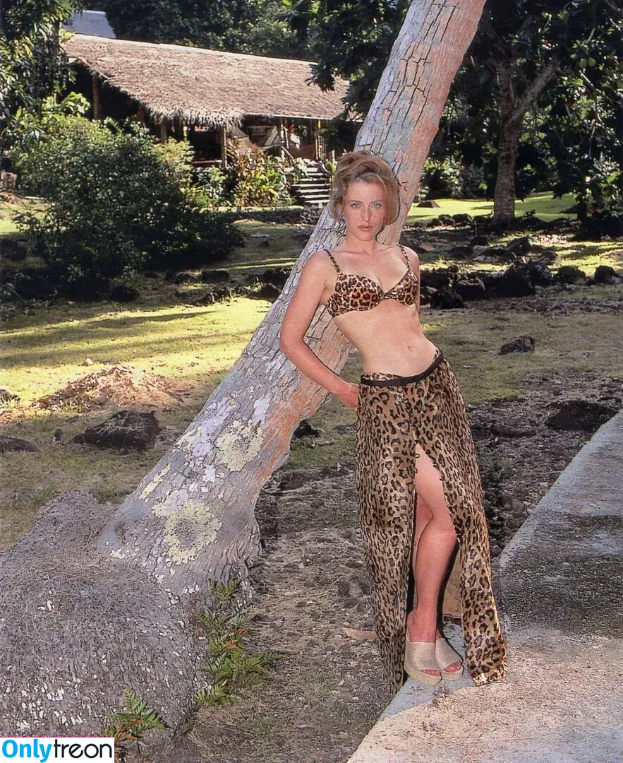 Gillian Anderson голая photo #0286 (GillianA)