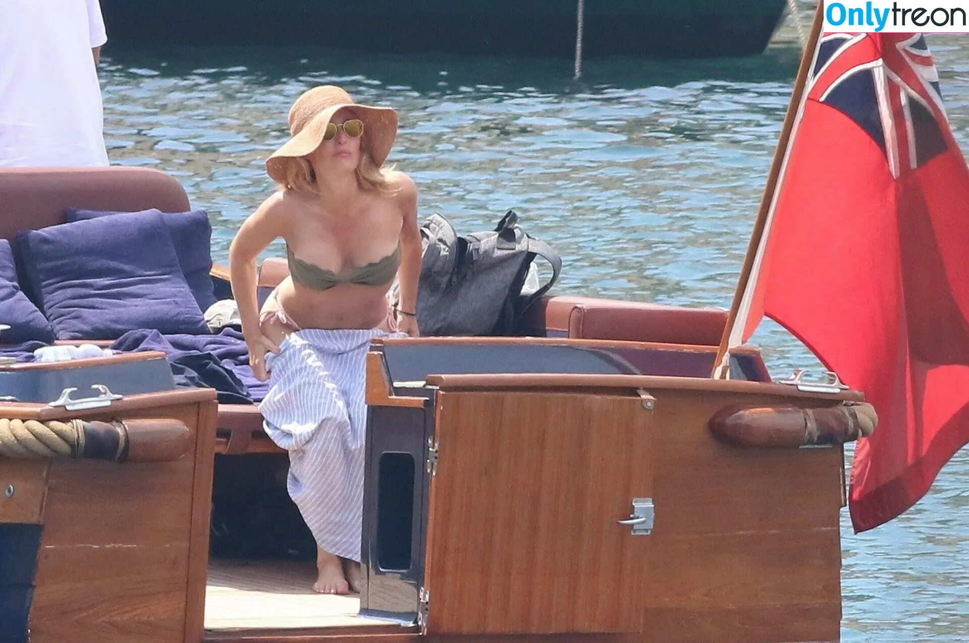 Gillian Anderson голая photo #0289 (GillianA)