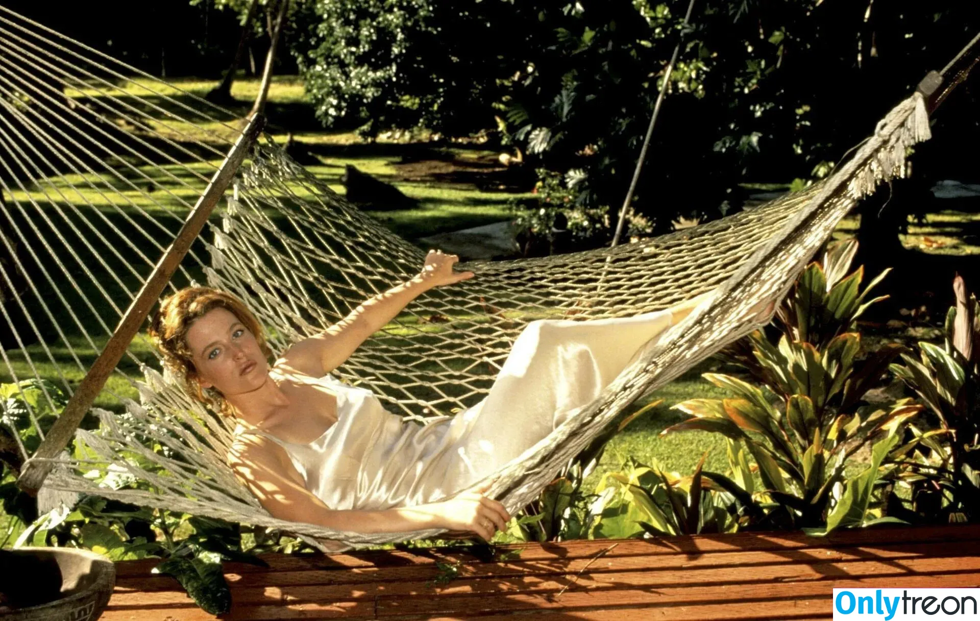 Gillian Anderson голая photo #0301 (GillianA)