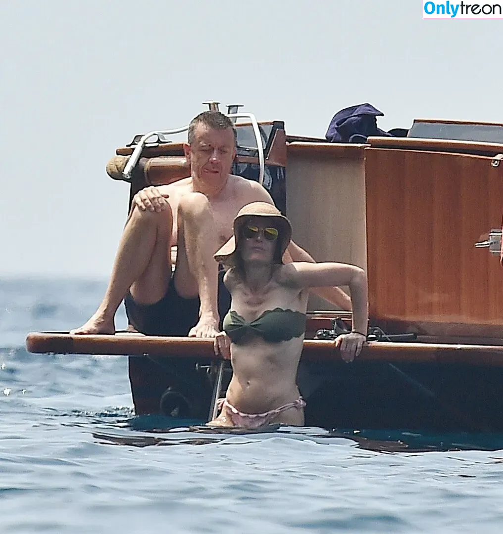 Gillian Anderson nude photo #0309 (GillianA)