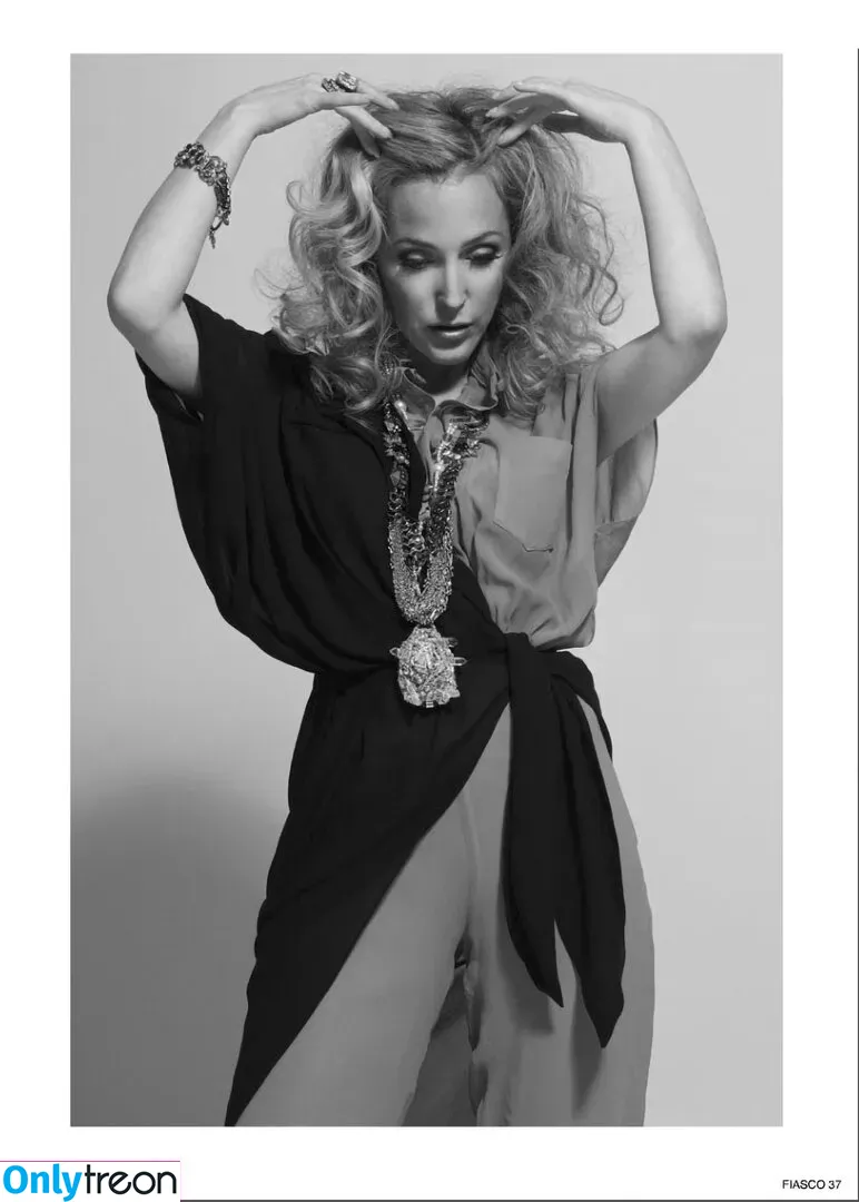 Gillian Anderson nude photo #0328 (GillianA)