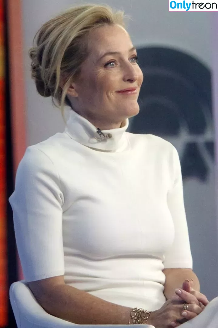 Gillian Anderson голая photo #0358 (GillianA)