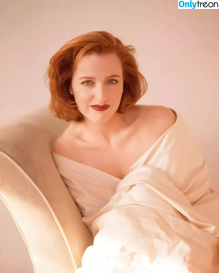Gillian Anderson голая photo #0400 (GillianA)
