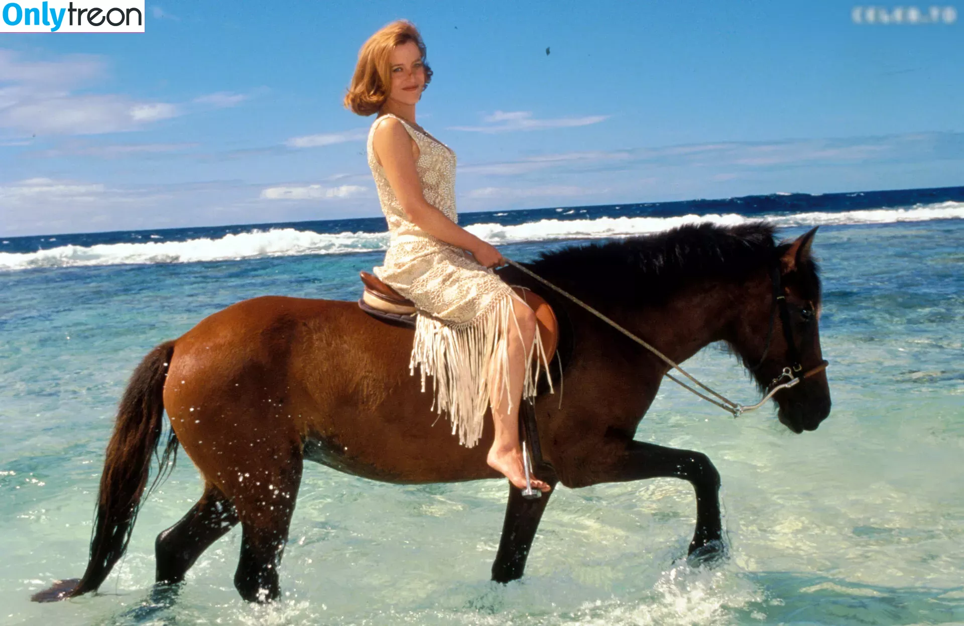 Gillian Anderson голая photo #0432 (GillianA)