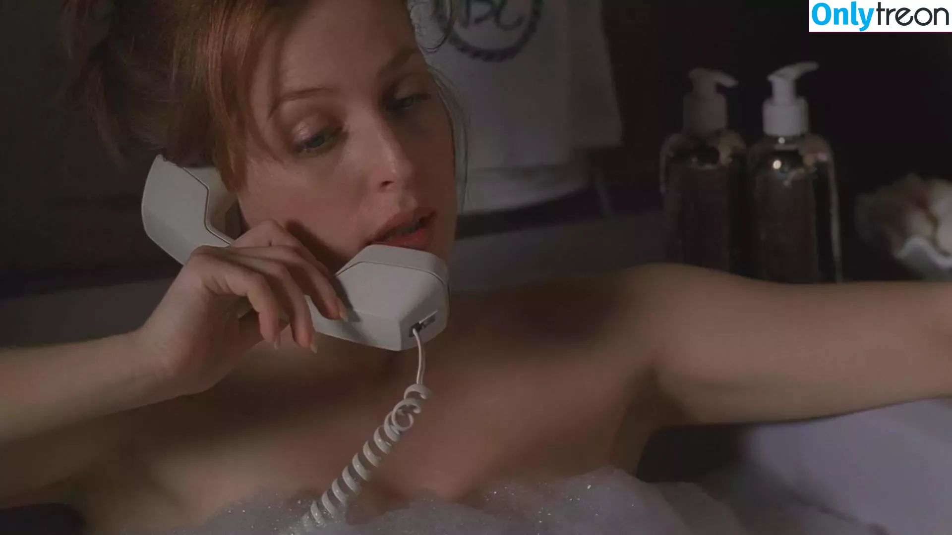 Gillian Anderson nude photo #0584 (GillianA)