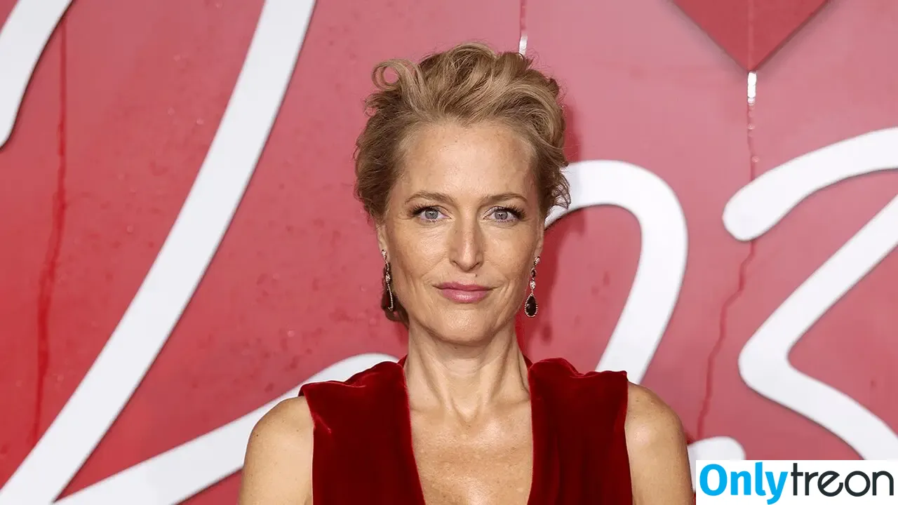 Gillian Anderson nude photo #0620 (GillianA)