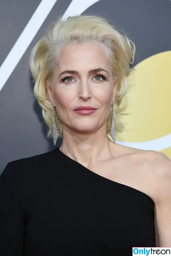 Gillian Anderson nude photo #0627 (GillianA)