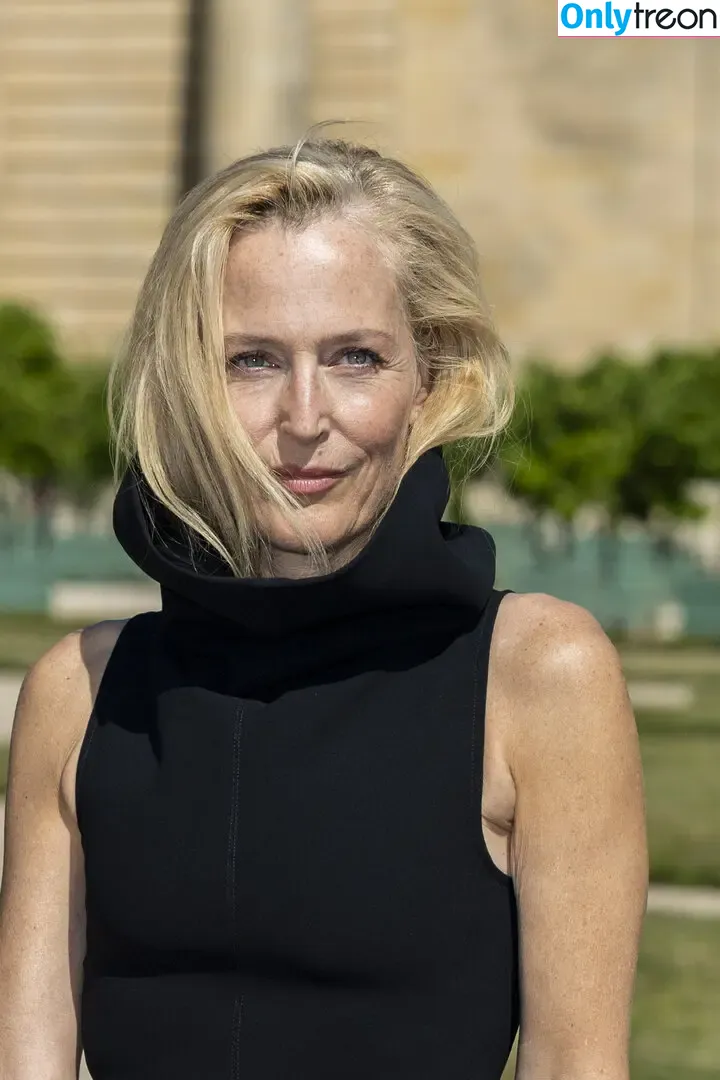 Gillian Anderson nude photo #0716 (gilliana)