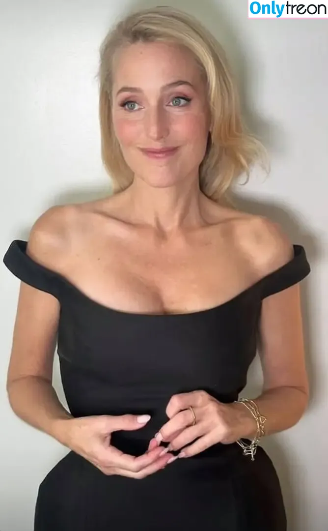 Gillian Anderson nude photo #0752 (gilliana)