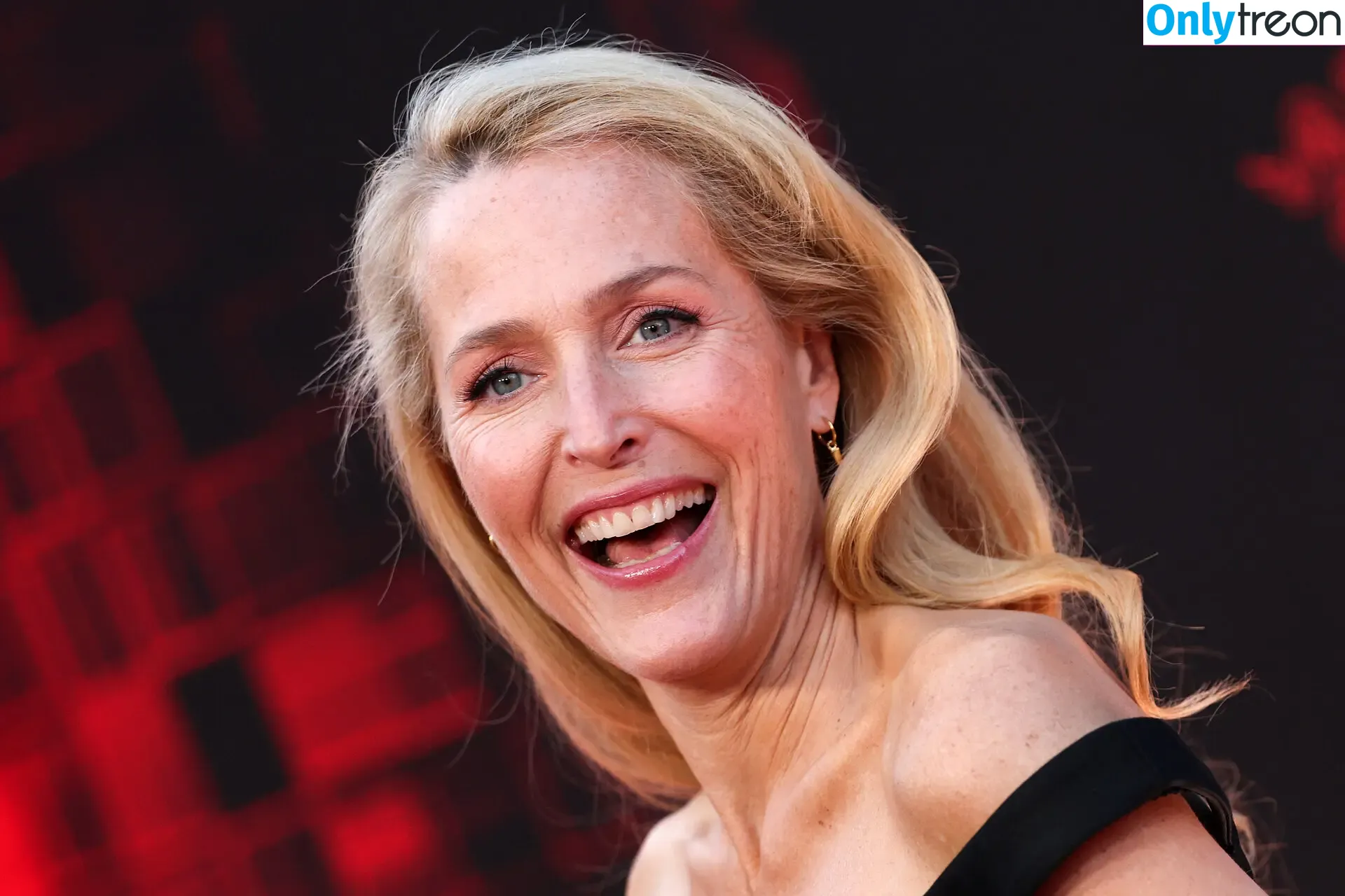 Gillian Anderson nude photo #0758 (gilliana)