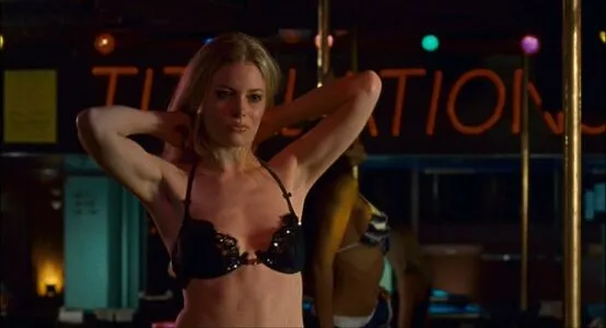 Gillian Jacobs / gillianjacobsofficial nude photo #0035