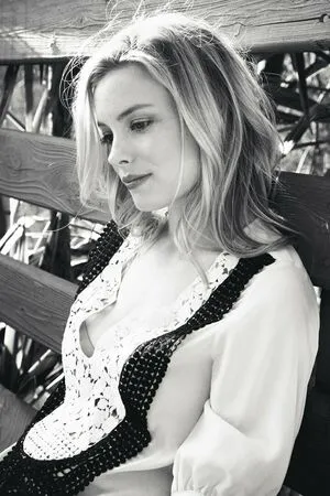 Gillian Jacobs / gillianjacobsofficial nude photo #0150