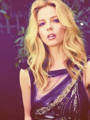 Gillian Jacobs / gillianjacobsofficial nude photo #0158