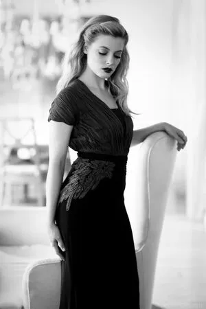 Gillian Jacobs / gillianjacobsofficial nude photo #0183