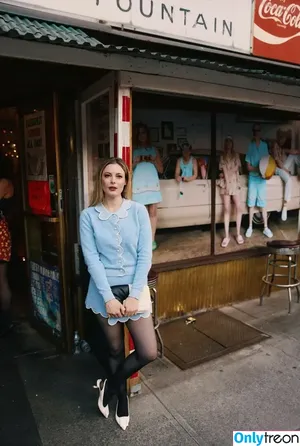 Gillian Jacobs / gillianjacobsofficial nude photo #0424